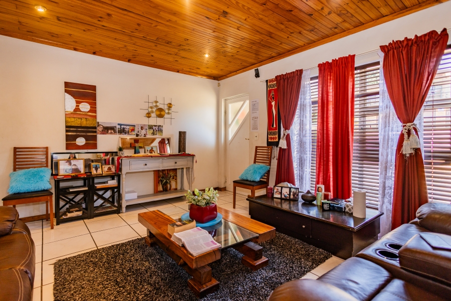 4 Bedroom Property for Sale in Blommendal Western Cape